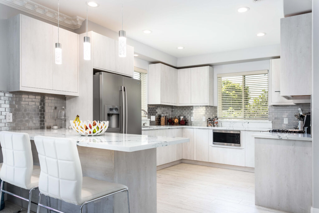 7639 Ben Ave5(1)